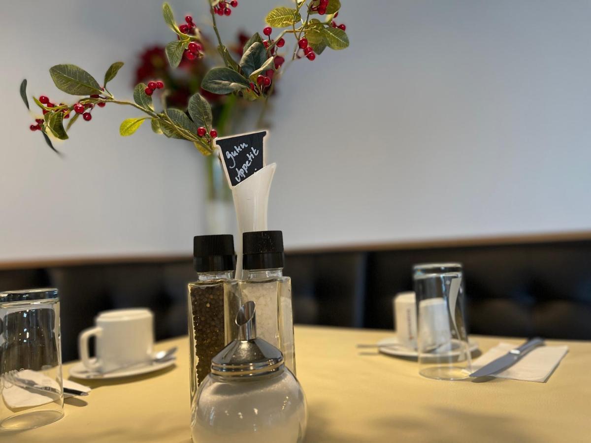 Hotel Frederikspark Norderstedt Bagian luar foto