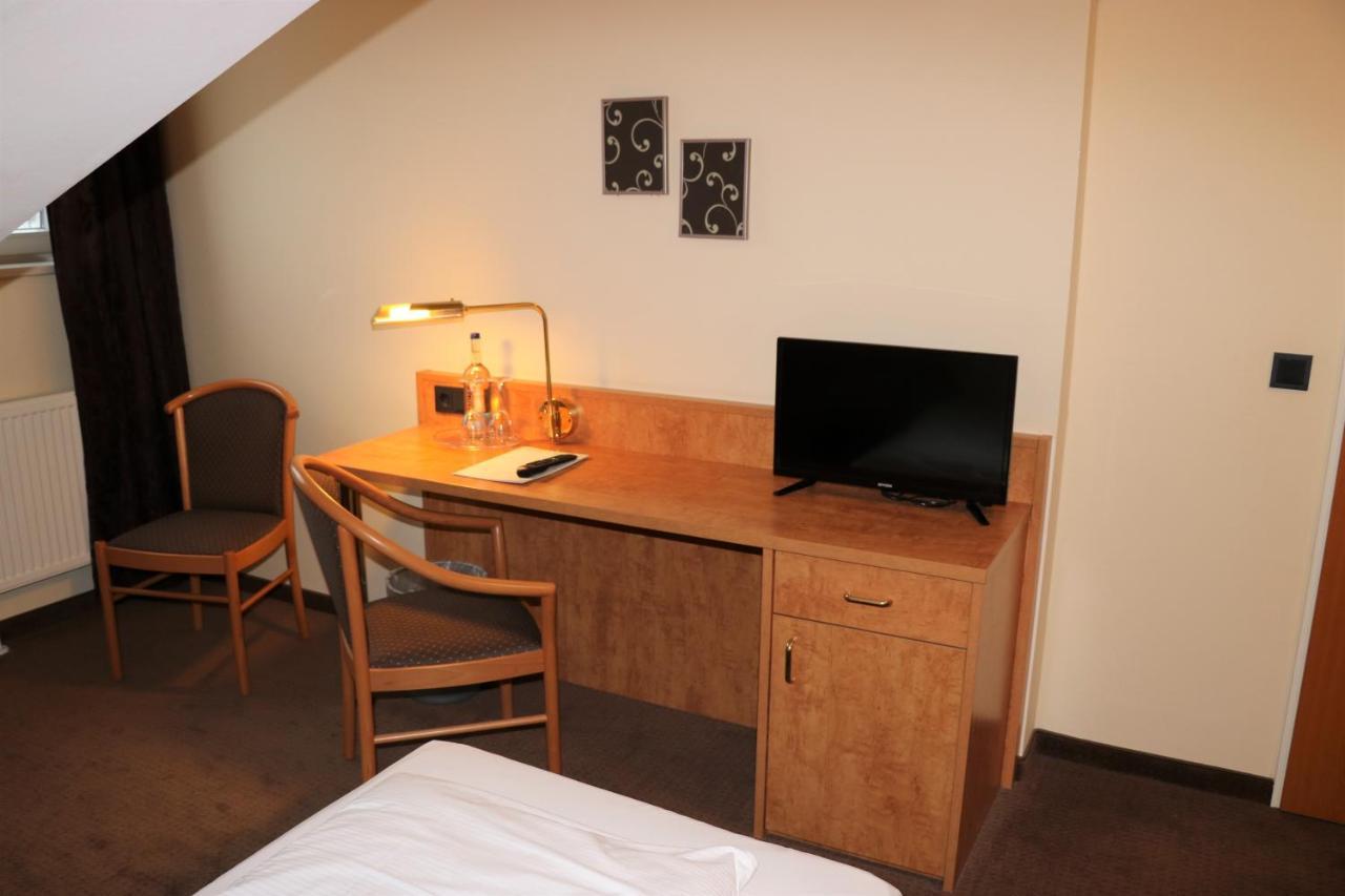 Hotel Frederikspark Norderstedt Bagian luar foto