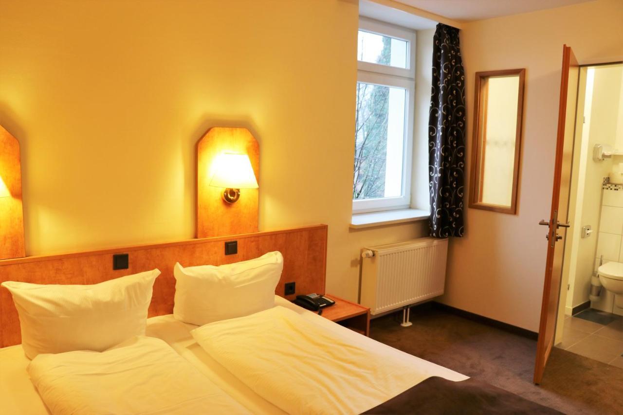 Hotel Frederikspark Norderstedt Bagian luar foto