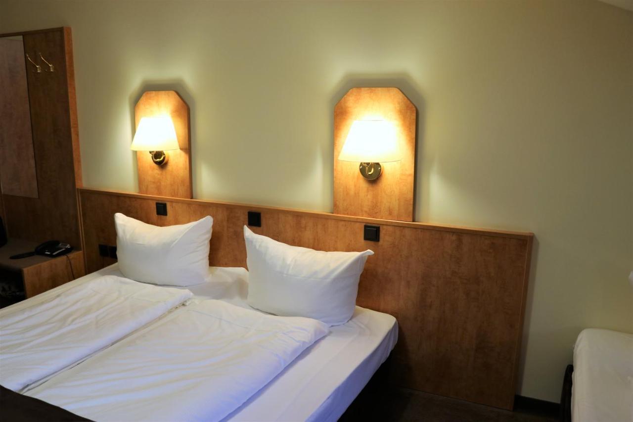 Hotel Frederikspark Norderstedt Bagian luar foto