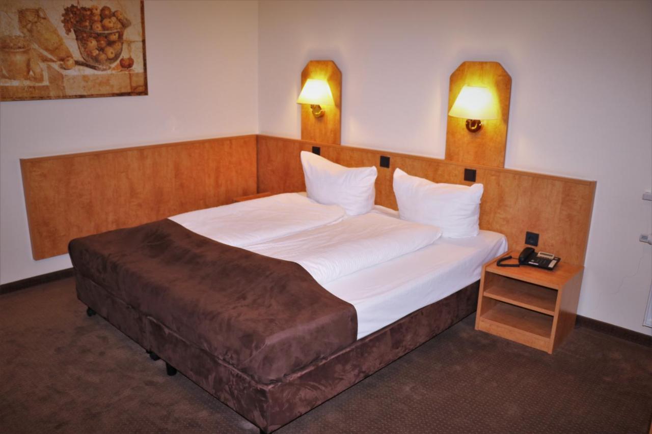 Hotel Frederikspark Norderstedt Bagian luar foto