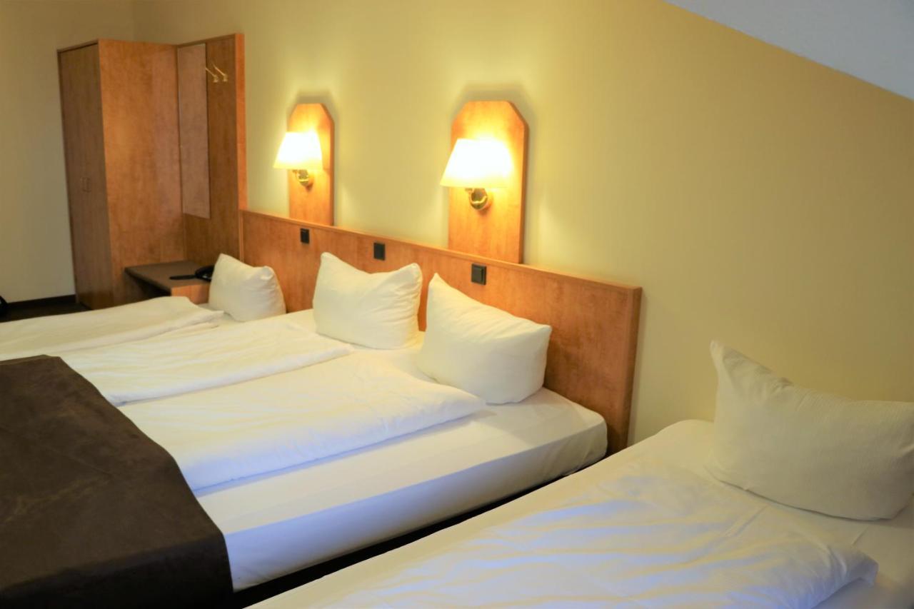 Hotel Frederikspark Norderstedt Bagian luar foto