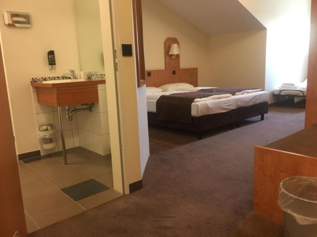Hotel Frederikspark Norderstedt Bagian luar foto